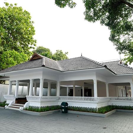 Hotel Heritage Plaza Kottayam Esterno foto