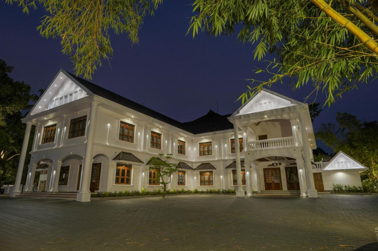 Hotel Heritage Plaza Kottayam Esterno foto