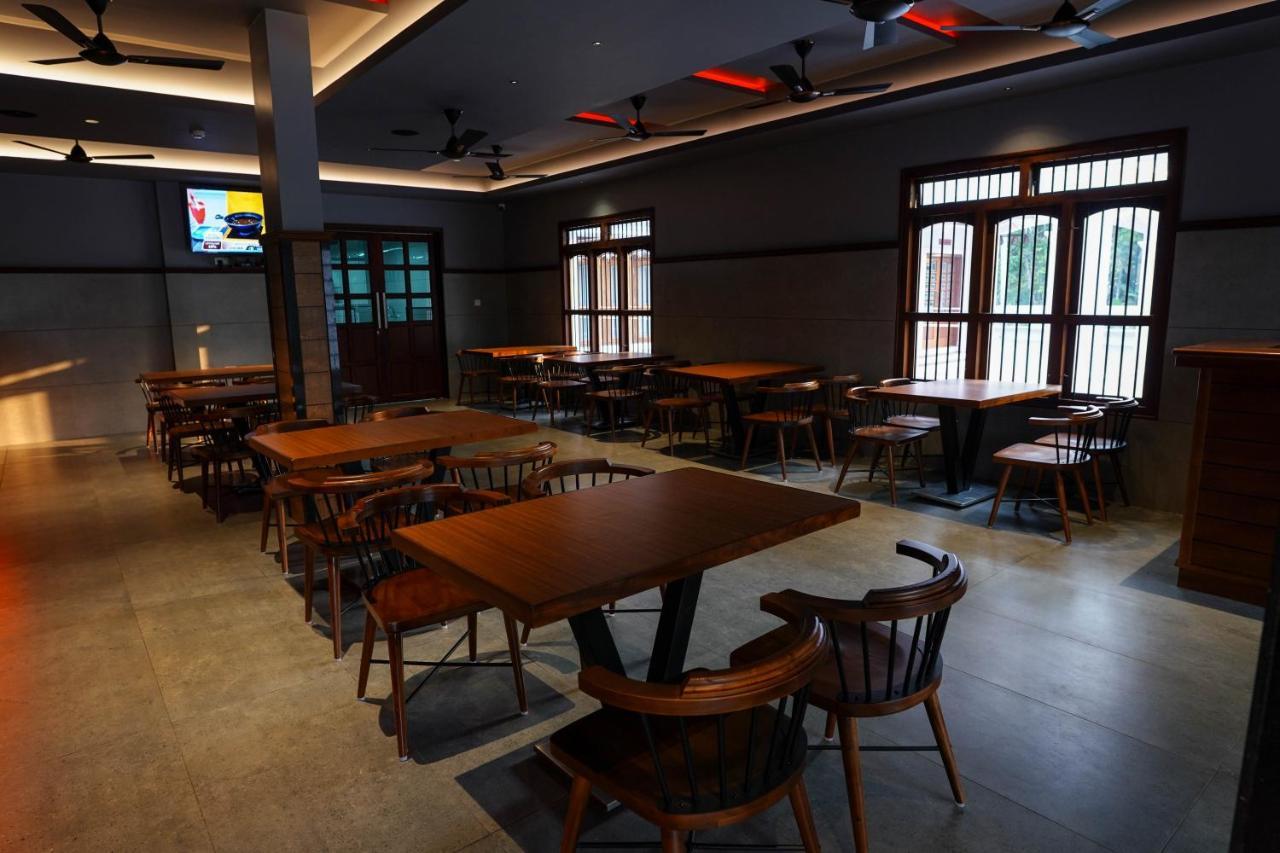 Hotel Heritage Plaza Kottayam Esterno foto